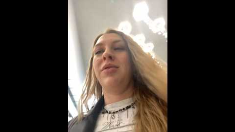 Media: sweet___emily Stripchat 2024-09-27 12:34:00