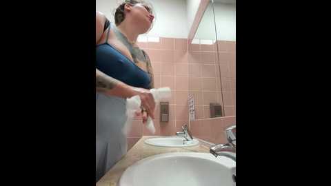 Media: tattoogirlalia Stripchat 2024-09-27 09:33:00