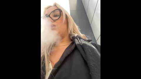 Media: charming_evaa Stripchat 2024-09-28 09:37:00