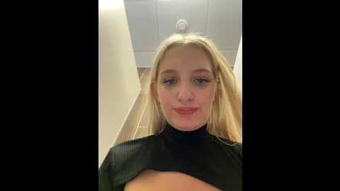 Media: milkyy_wway Stripchat 2024-09-28 08:13:00