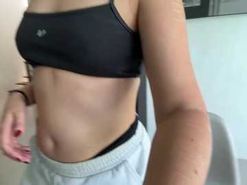 Media: nura_n_sarah Stripchat 2024-09-28 04:06:00