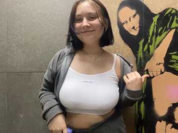 Media: ashleycolee Stripchat 2024-09-29 12:00:00