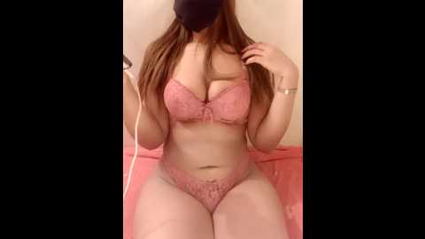 Media: nour__wire Stripchat 2024-09-29 15:00:00