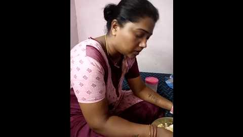 Media: tamil_ruthira Stripchat 2024-09-29 02:10:00