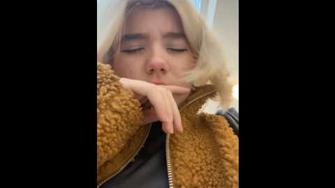 Media: baby__naughty Stripchat 2024-09-30 14:12:00