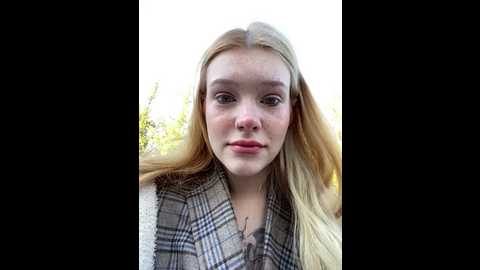 Media: honey___hot Stripchat 2024-09-30 13:08:00