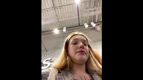 Media: honey___hot Stripchat 2024-09-30 14:54:00