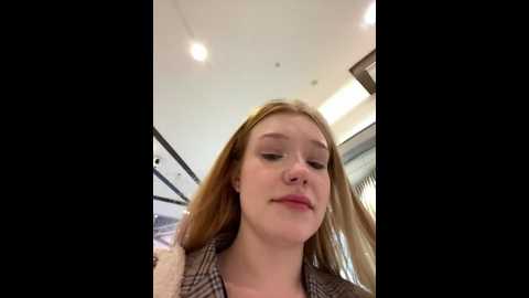 Media: honey___hot Stripchat 2024-09-30 18:39:00