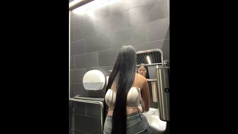 Media: aiko_yumi Stripchat 2024-10-01 15:46:00