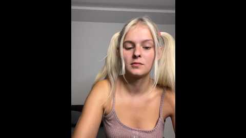 Media: allylove03 Stripchat 2024-10-01 19:25:00