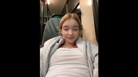 Media: baby_tiny Stripchat 2024-10-01 19:06:00