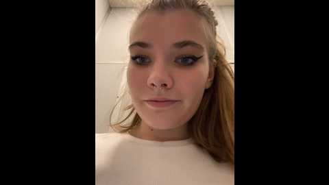 Media: holy_tereza Stripchat 2024-10-01 18:08:00