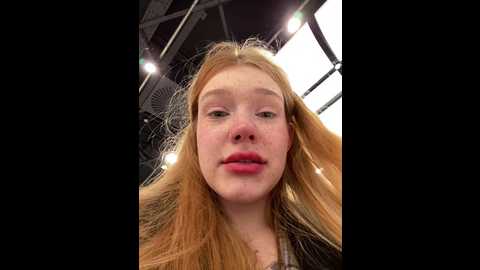 Media: honey___hot Stripchat 2024-10-01 14:22:00