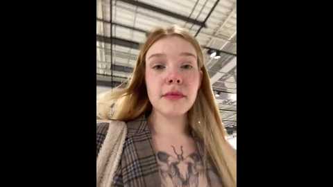 Media: honey___hot Stripchat 2024-10-01 16:42:00