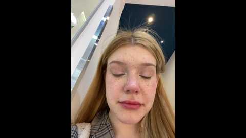 Media: honey___hot Stripchat 2024-10-01 16:59:00
