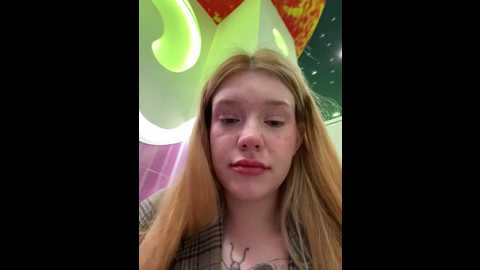 Media: honey___hot Stripchat 2024-10-01 18:01:00