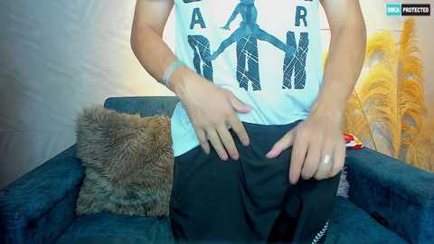 Media: play_sex18 Stripchat 2024-10-01 20:59:00