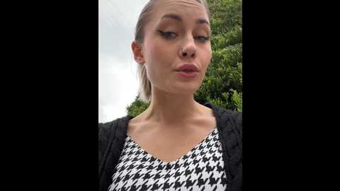 Media: baby_brownie Stripchat 2024-10-02 12:18:00