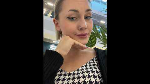 Media: baby_brownie Stripchat 2024-10-02 12:57:00