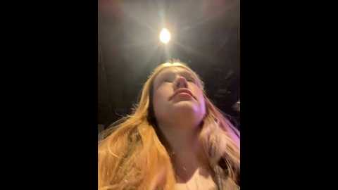Media: honey___hot Stripchat 2024-10-02 12:12:00
