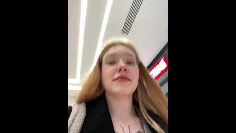 Media: honey___hot Stripchat 2024-10-02 18:38:00