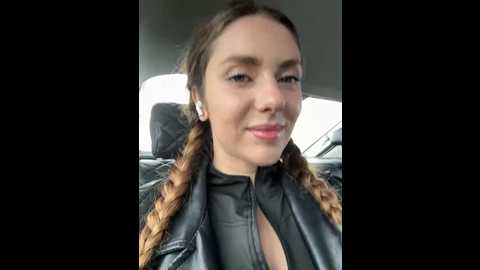 Media: mariid Stripchat 2024-10-02 07:07:00