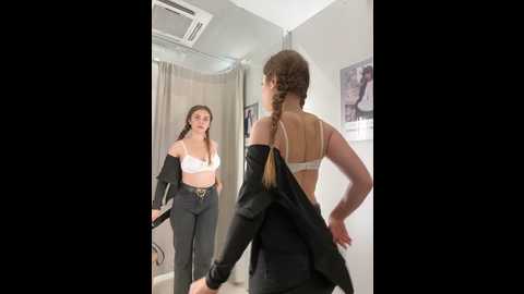 Media: mariid Stripchat 2024-10-02 08:48:00