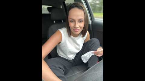 Media: maya_bay Stripchat 2024-10-02 10:17:00
