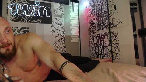 Media: niki7377 Stripchat 2024-10-02 07:48:00