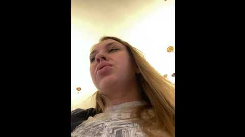 Media: sweet___emily Stripchat 2024-10-02 15:10:00