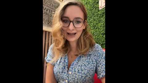 Media: the_snowwhitee Stripchat 2024-10-02 09:14:00