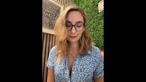 Media: the_snowwhitee Stripchat 2024-10-02 10:04:00