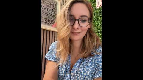 Media: the_snowwhitee Stripchat 2024-10-02 10:35:00