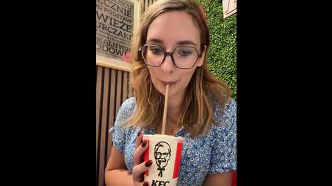 Media: the_snowwhitee Stripchat 2024-10-02 11:25:00