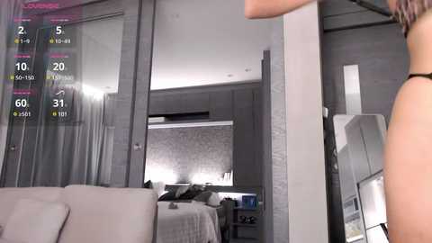 Media: yoonipooni Stripchat 2024-10-02 13:02:00
