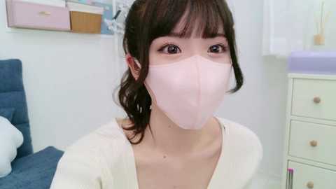 Media: _minami_ Stripchat 2024-10-03 03:28:00