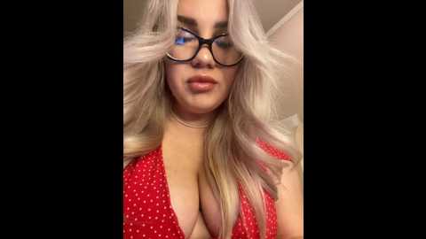 Media: charming_evaa Stripchat 2024-10-03 15:31:00