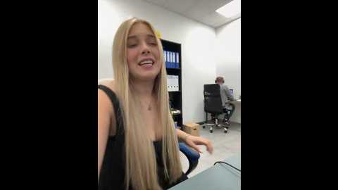 Media: cherryauroraa Stripchat 2024-10-03 19:47:00