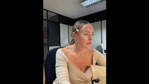Media: emasalis Stripchat 2024-10-03 12:15:00