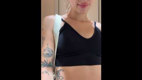 Media: enjoy_my_beauty Stripchat 2024-10-03 07:24:00
