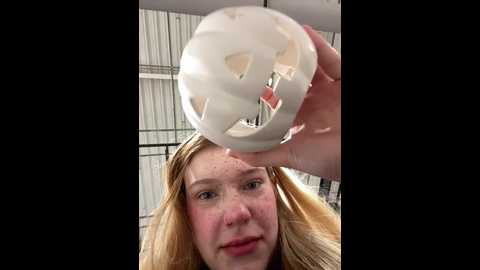 Media: honey___hot Stripchat 2024-10-03 13:17:00