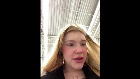 Media: honey___hot Stripchat 2024-10-03 13:57:00