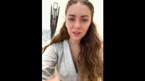 Media: mariid Stripchat 2024-10-03 07:15:00