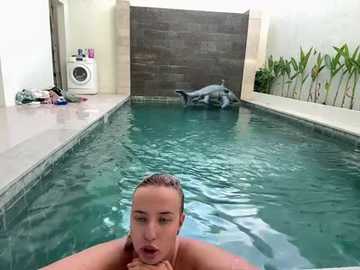 Media: nura_n_sarah Stripchat 2024-10-03 09:33:00