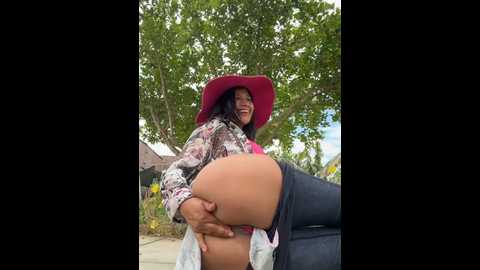 Media: sexi_noemi Stripchat 2024-10-03 18:36:00