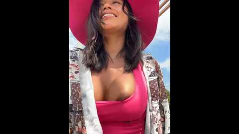 Media: sexi_noemi Stripchat 2024-10-03 19:09:00