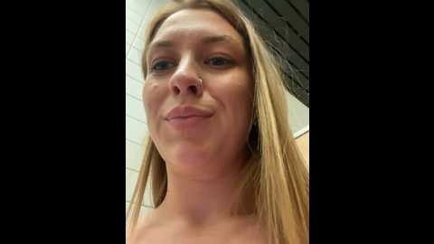 Media: sweet___emily Stripchat 2024-10-03 16:01:00