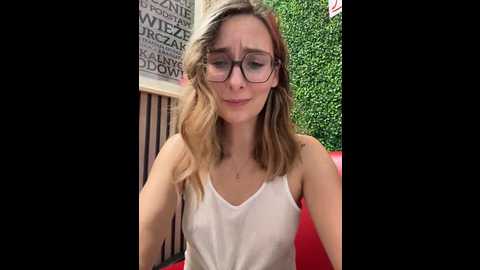 Media: the_snowwhitee Stripchat 2024-10-03 10:35:00