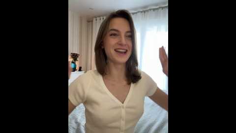 Media: _angelari_ Stripchat 2024-10-04 09:06:00