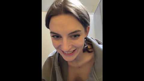 Media: _angelari_ Stripchat 2024-10-04 19:52:00